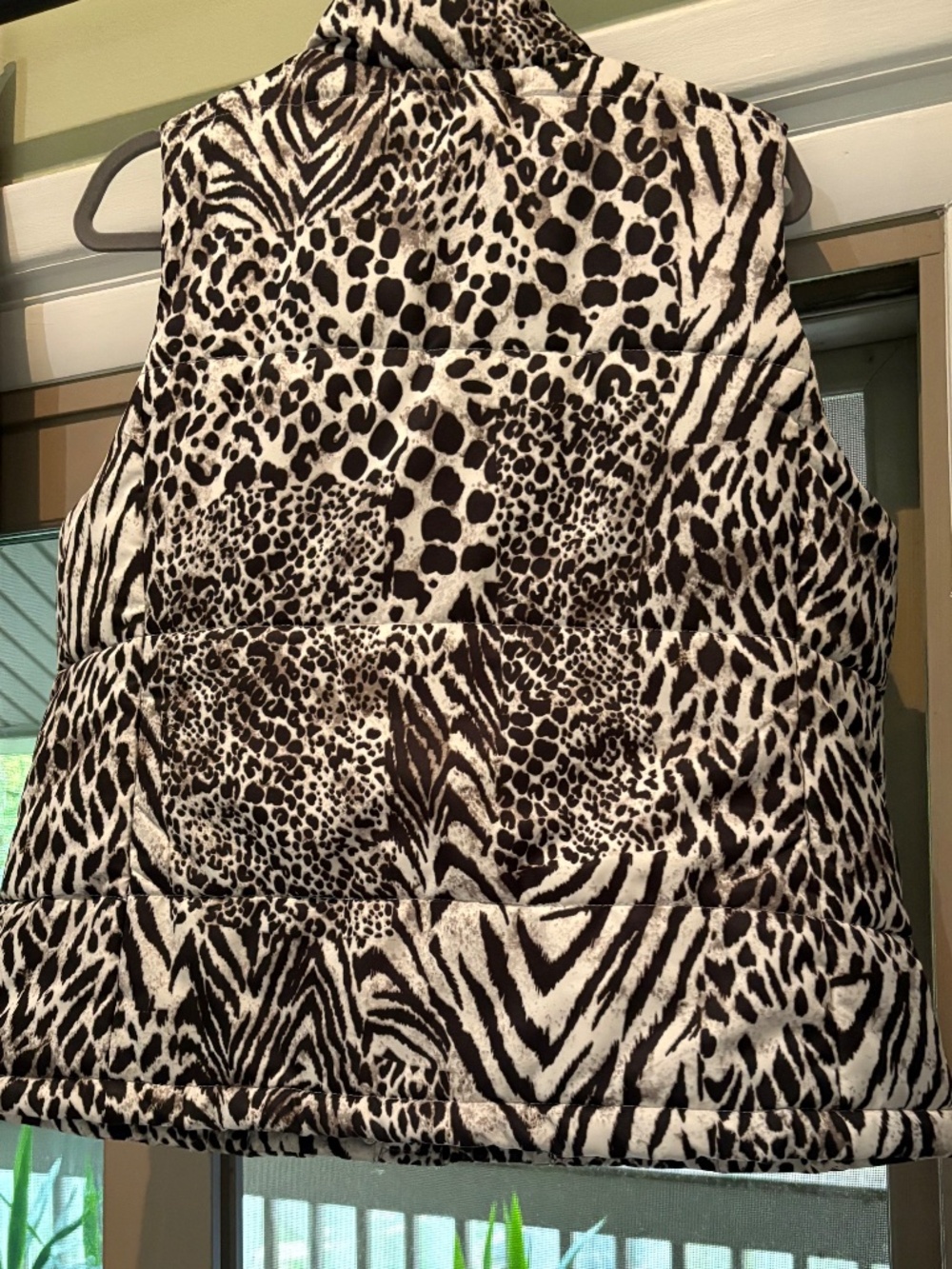 Animal Print Vest - Picture 4 of 6